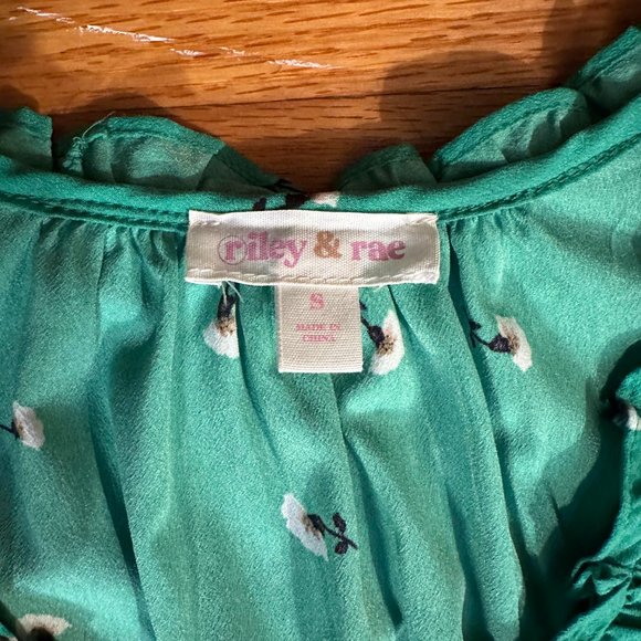 Riley & Rae Eryn Floral Wrap Blouse - Picture 4 of 5